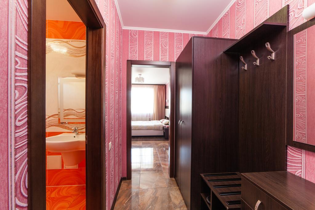 Home Comfort Livoberezhna Iec Kiev Exteriör bild